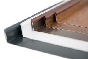 Pervaz aluminiu cu garnitură de montaj